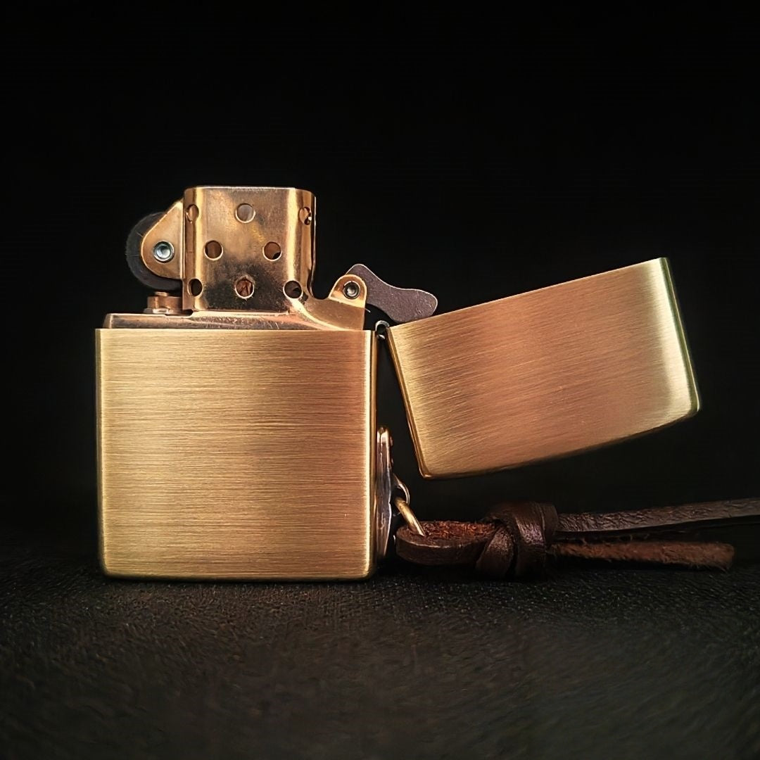 Authentic Zippo Vintage Pin-Up Brass Edition